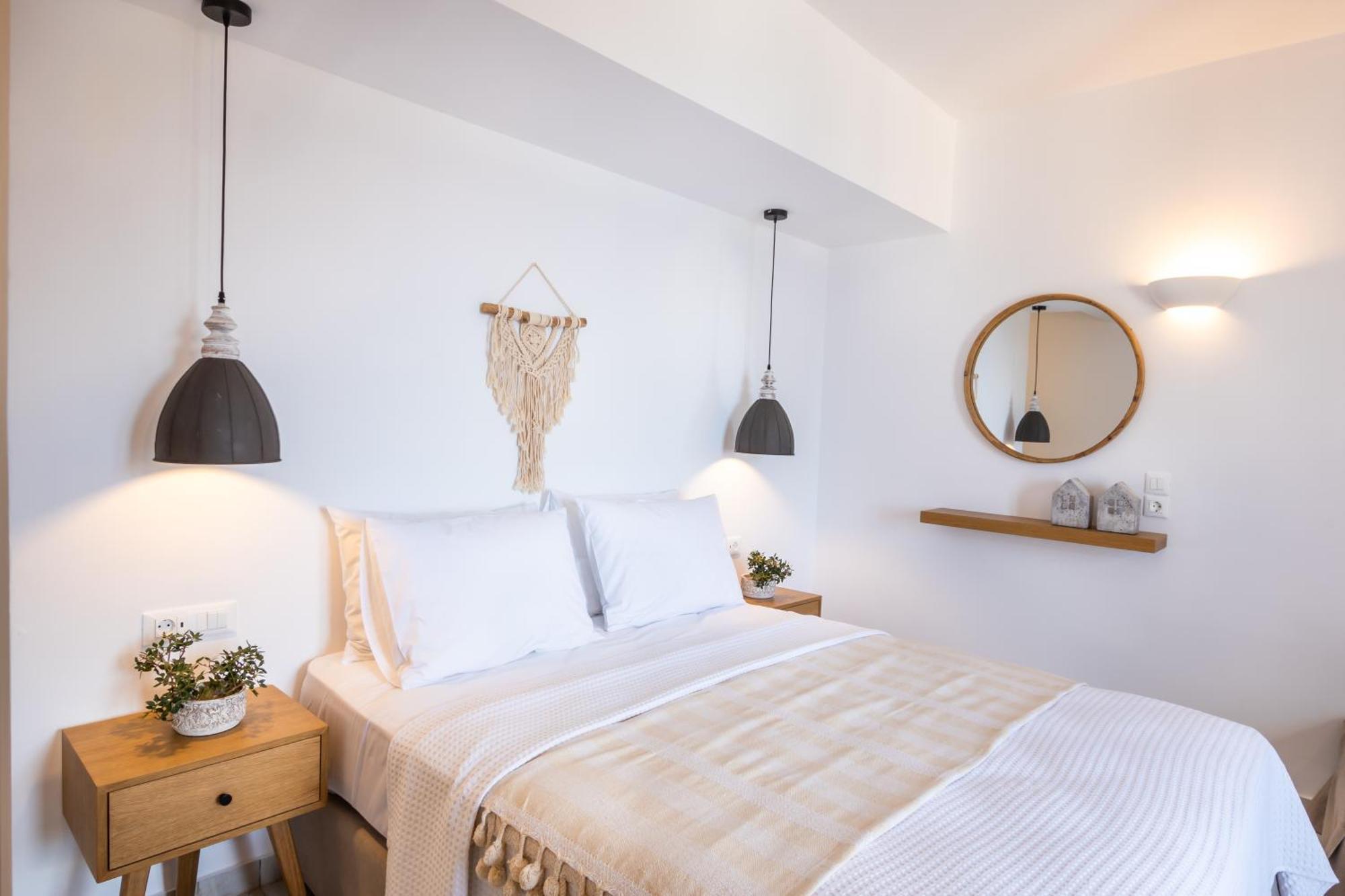 Yploui Suites 卡尔帕索斯 外观 照片