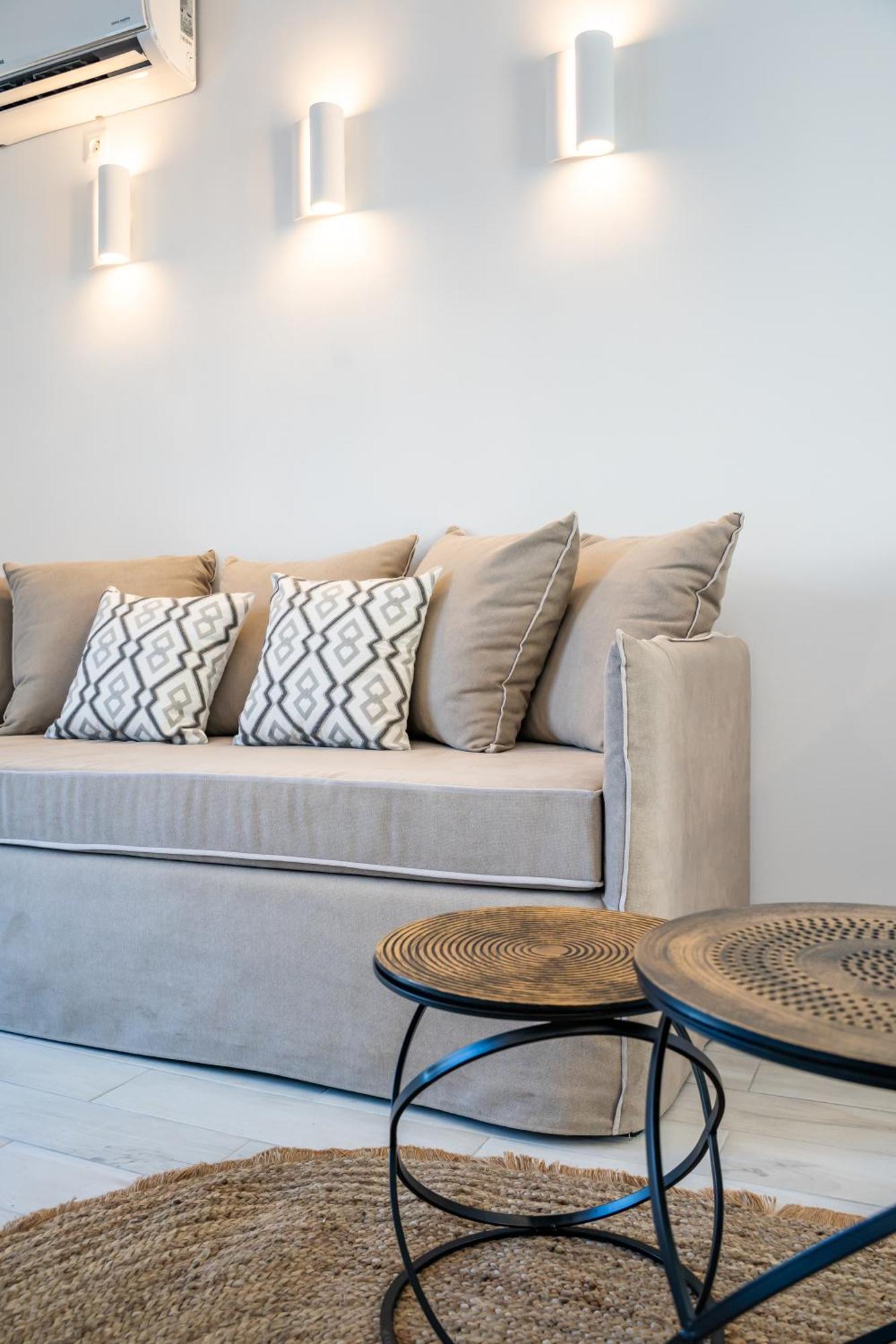 Yploui Suites 卡尔帕索斯 外观 照片