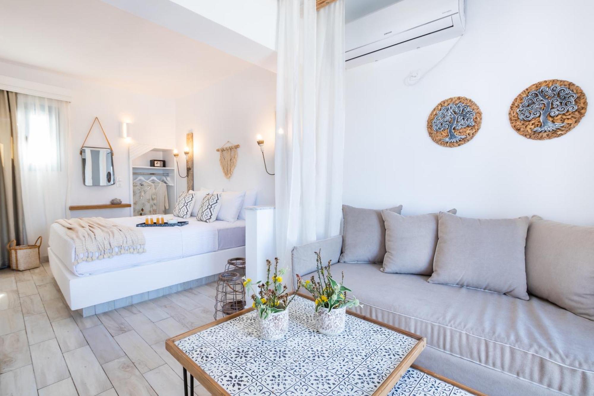 Yploui Suites 卡尔帕索斯 外观 照片