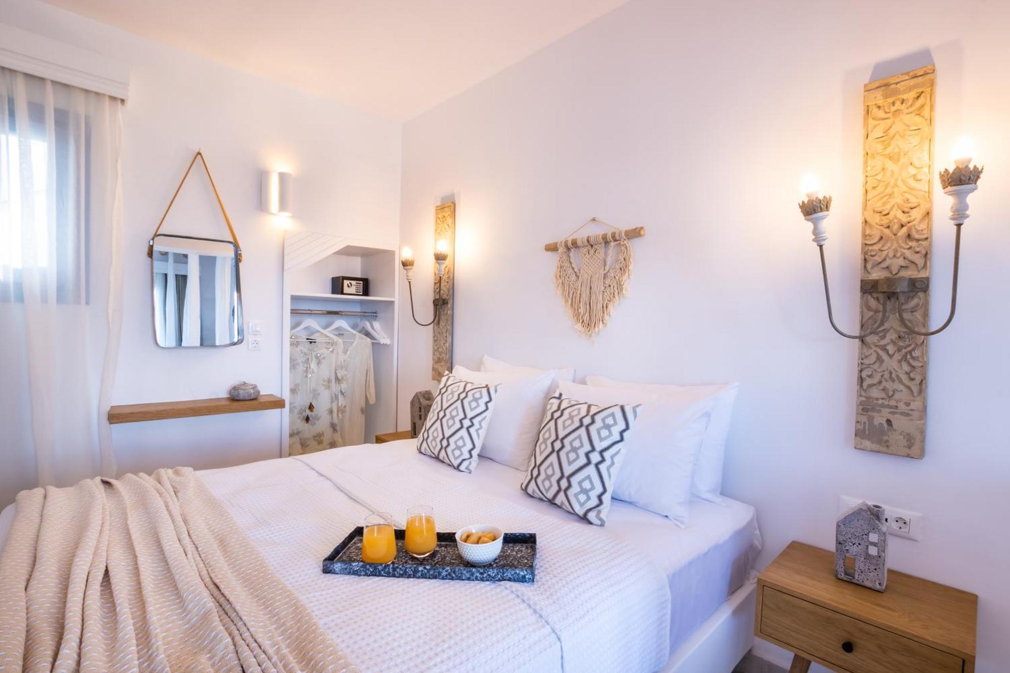 Yploui Suites 卡尔帕索斯 外观 照片