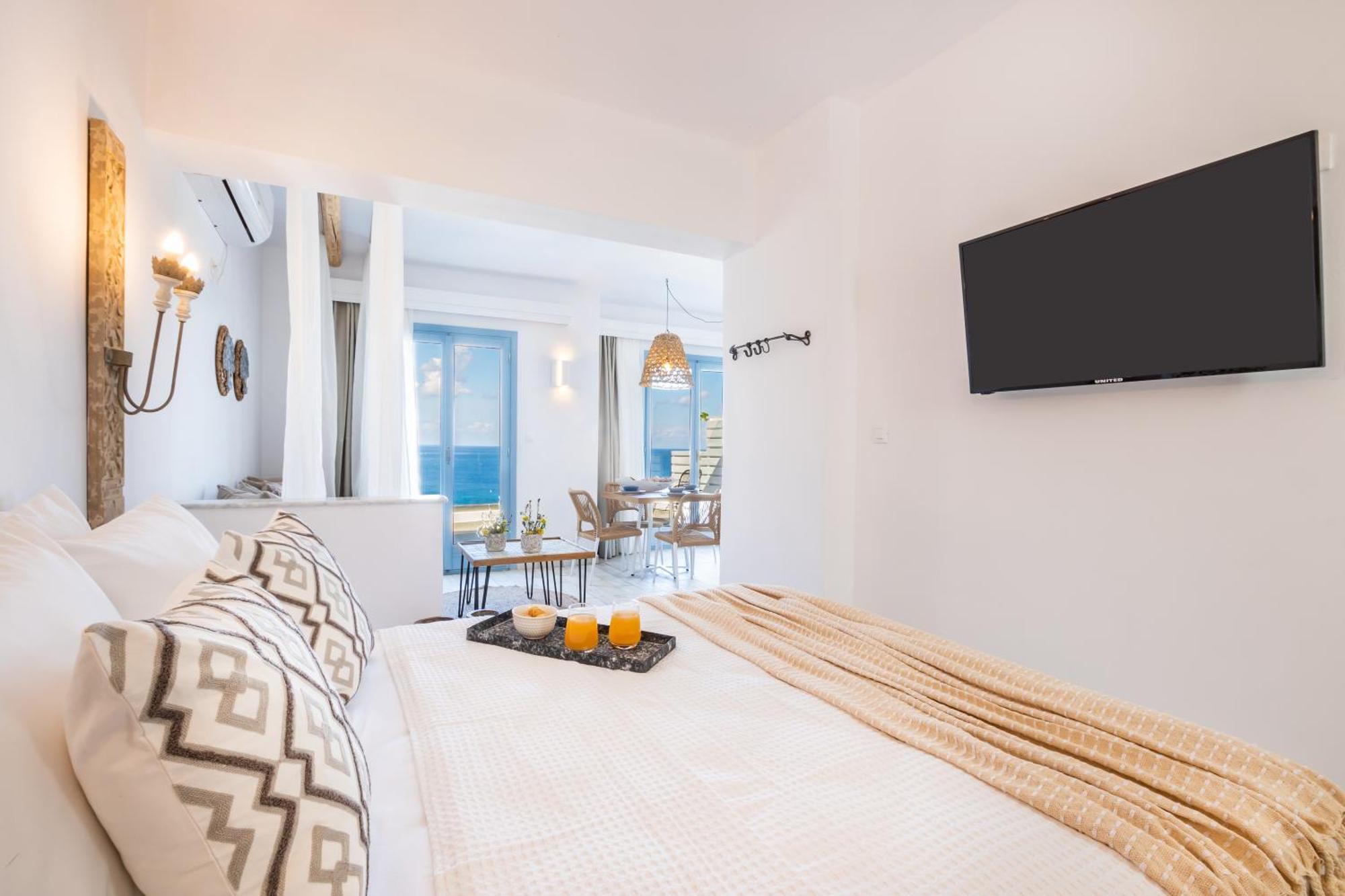 Yploui Suites 卡尔帕索斯 外观 照片