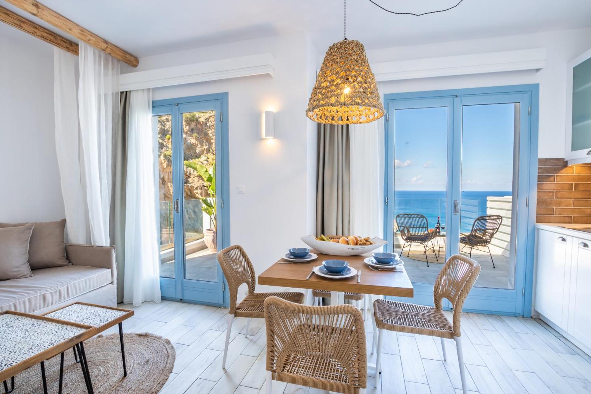 Yploui Suites 卡尔帕索斯 外观 照片